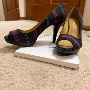 Nine West Midnight Blue and Magenta Striped Peep-Toe Platform Heels